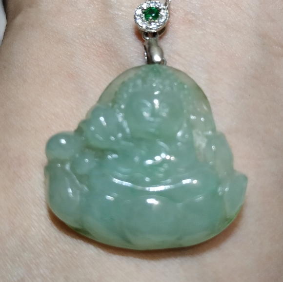 Authentic type A lucky green real jade pendant - Picture 1 of 4